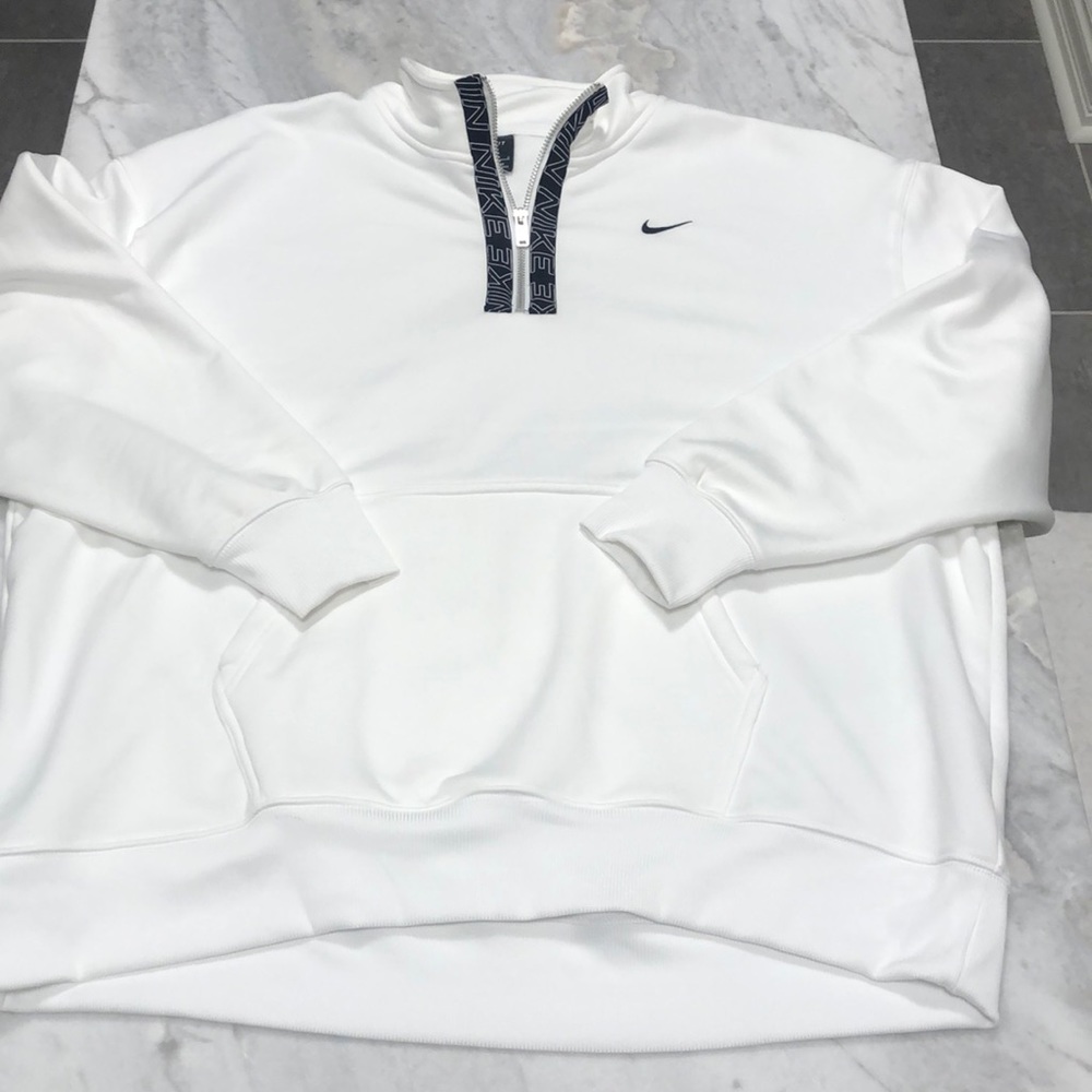 Nike Women’s pullover zip